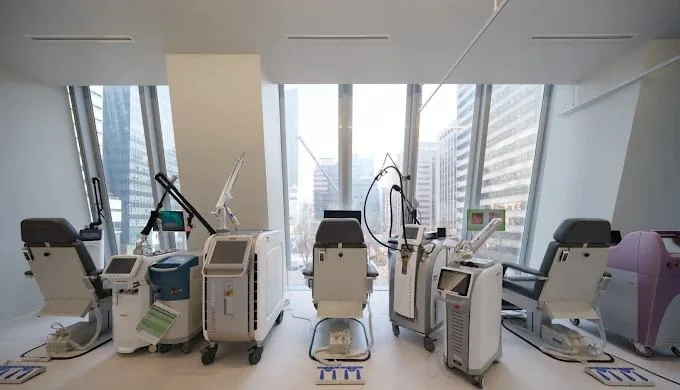 Treatment equipment floor