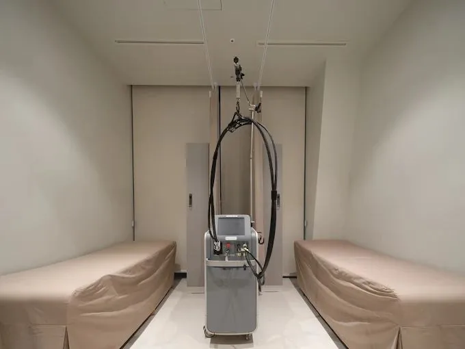 Laser treatment room